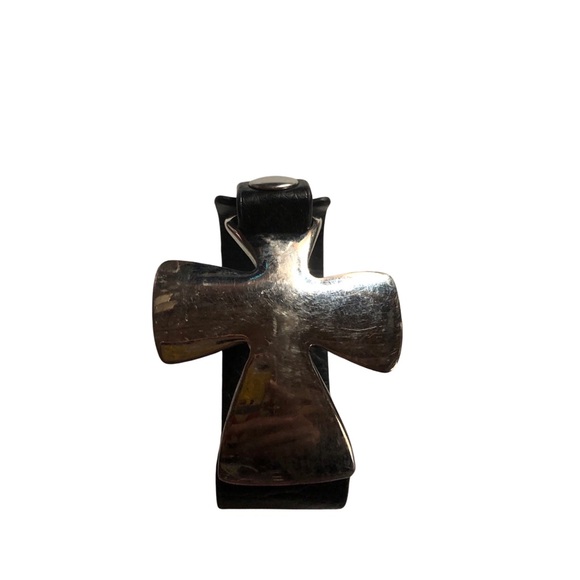 Leather Large Silver tone Cross Snaps Bracelet - Picture 5 of 10